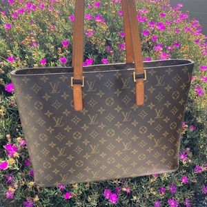 Louis Vuitton Luco 🥰SOLD😍